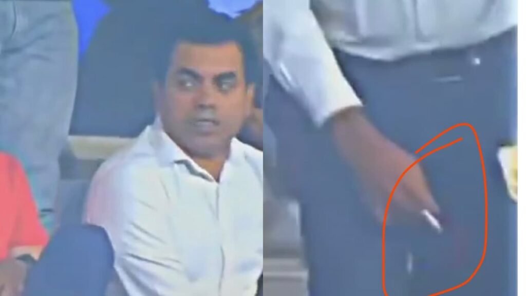 PSL cigarette controversy में वायरल वीडियो ने मचाया बवाल, Pakistan Super League में स्टेडियम के अंदर सिगरेट पीते दिखा शख्स।