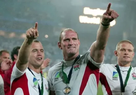 Lawrence Dallaglio to sell world cup medal after bankruptcy