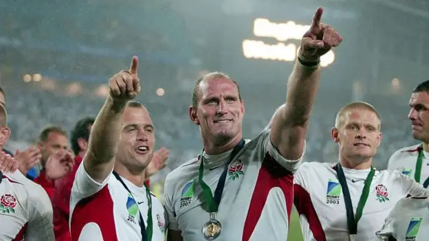 Lawrence Dallaglio to sell world cup medal after bankruptcy