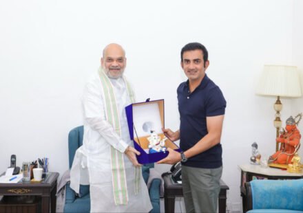 Gautam Gambhir meets Amit Shah with Lord Ganesha idol