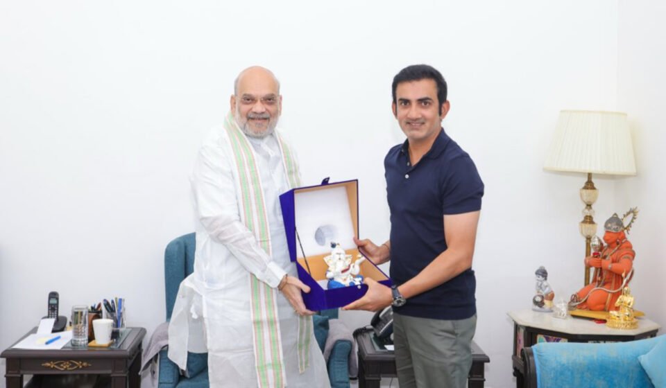 Gautam Gambhir meets Amit Shah with Lord Ganesha idol