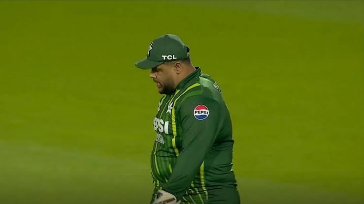 Azam Khan death news: Pakistan cricketer reacts to fake report in viral video