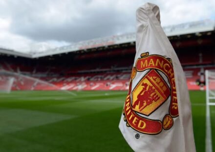 Manchester United still £1bn in debt as £63.5m goes towards new stadium land