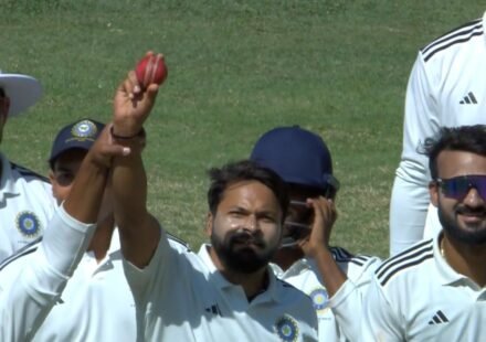 Mukesh Kumar's six-wicket haul