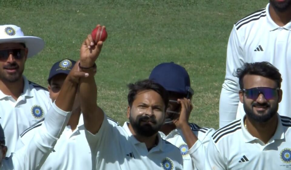 Mukesh Kumar's six-wicket haul