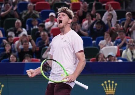 Alejandro Davidovich Fokina celebrates after defeating Rafael Jodar to win the 2026 Shanghai Masters title.