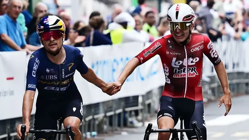Tom Pidcock furious after teammates hit by police motorbike
