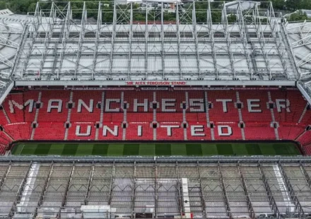 Manchester United’s £1.15bn debt reveals the other side of Manchester’s football money story